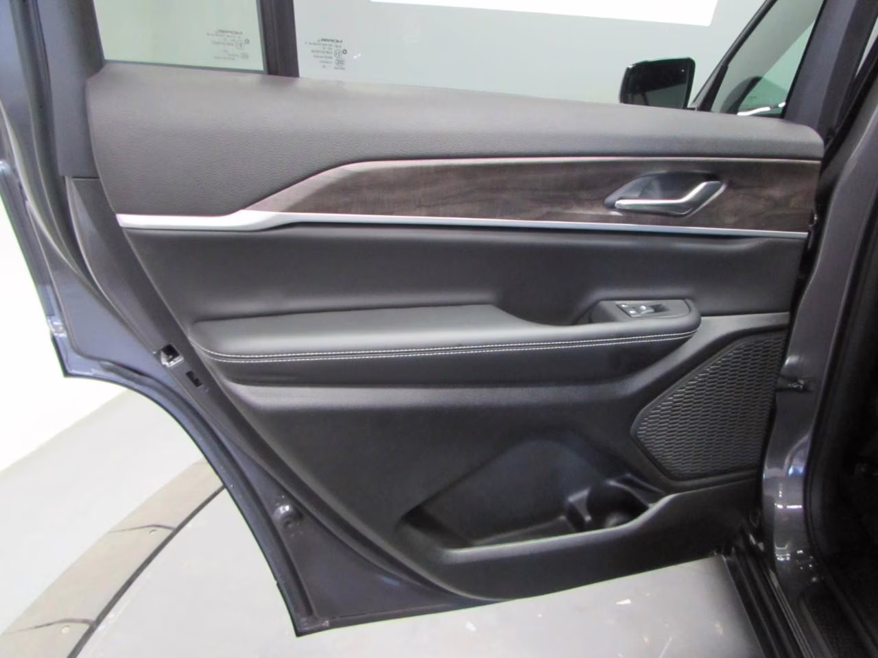 2026 Baltic Gray Jeep Grand Cherokee L Laredo 4X4 SUV