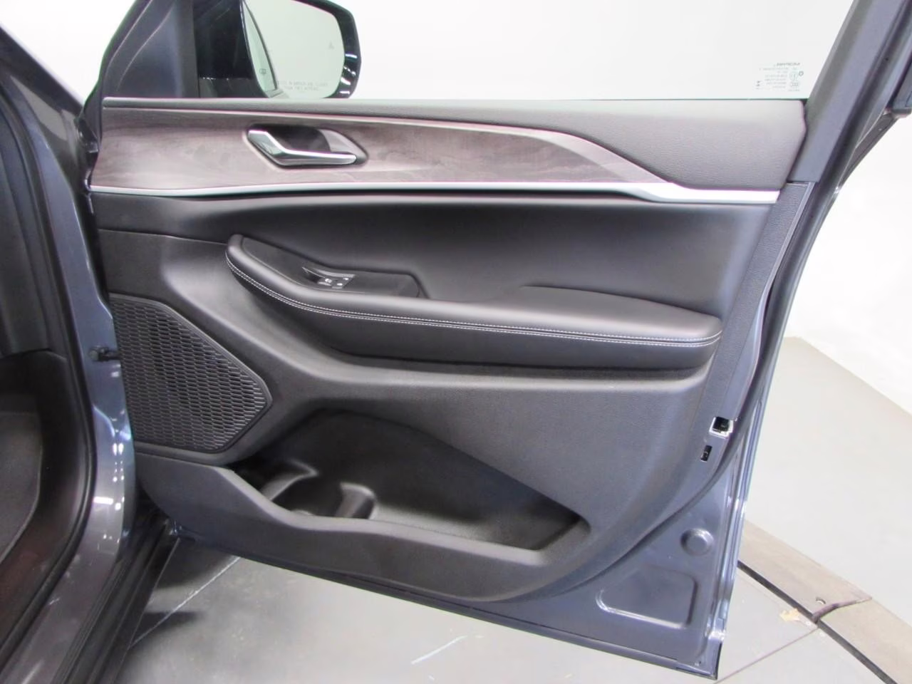 2026 Baltic Gray Jeep Grand Cherokee L Laredo 4X4 SUV