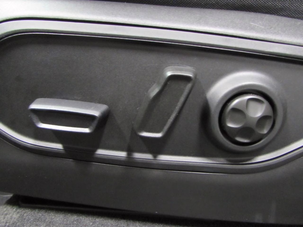 2026 Baltic Gray Jeep Grand Cherokee L Laredo 4X4 SUV