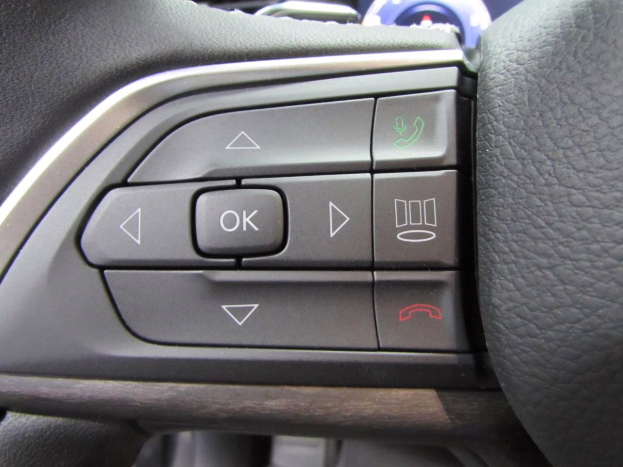 2026 Baltic Gray Jeep Grand Cherokee L Laredo 4X4 SUV