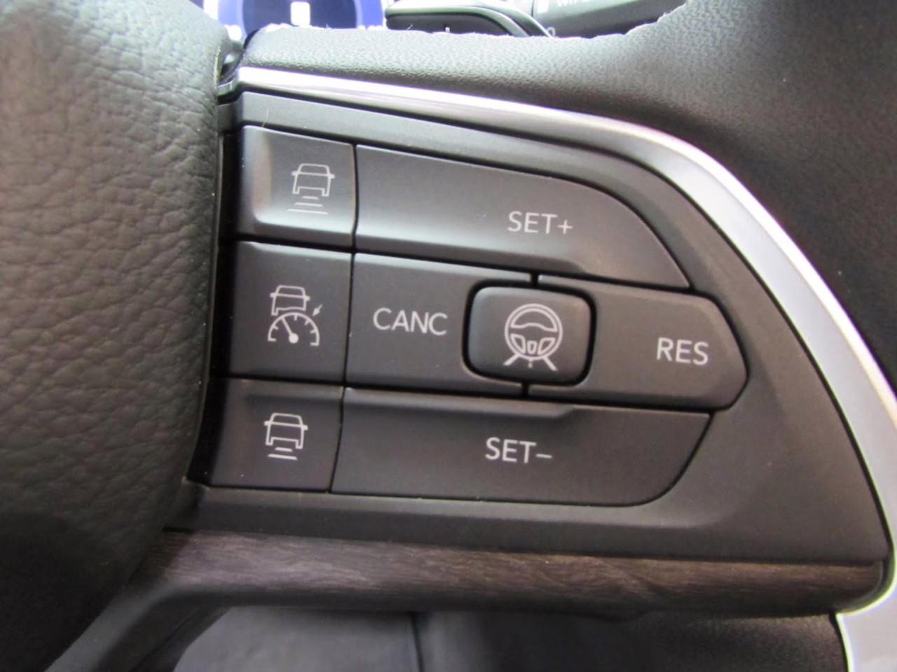 2026 Baltic Gray Jeep Grand Cherokee L Laredo 4X4 SUV