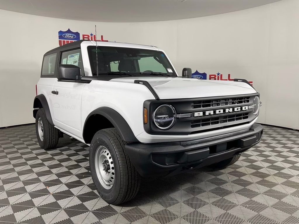 2026 Oxford White Ford Bronco Base 4X4 SUV