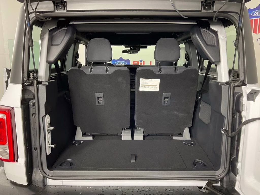 2026 Oxford White Ford Bronco Base 4X4 SUV