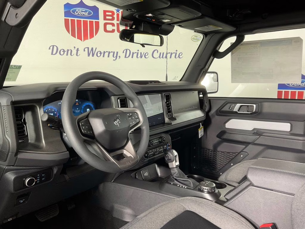 2026 Oxford White Ford Bronco Base 4X4 SUV