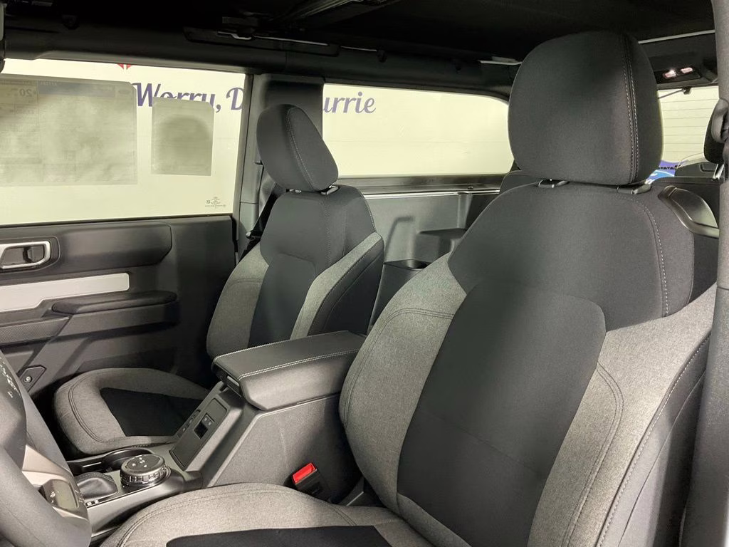 2026 Oxford White Ford Bronco Base 4X4 SUV
