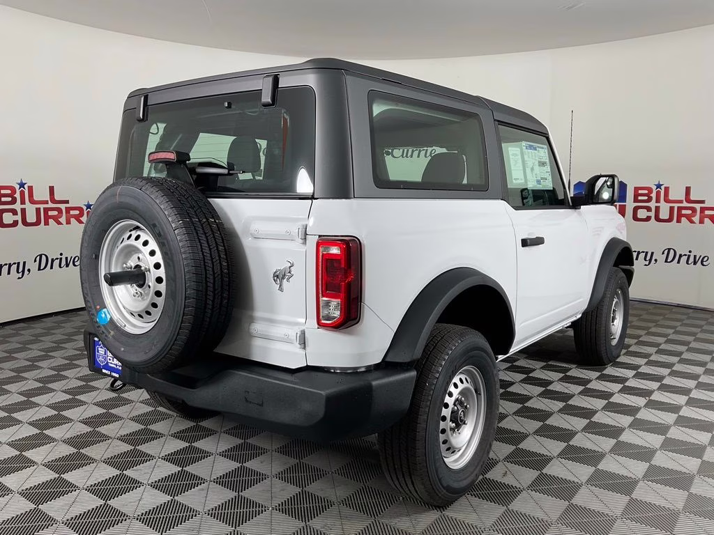 2026 Oxford White Ford Bronco Base 4X4 SUV