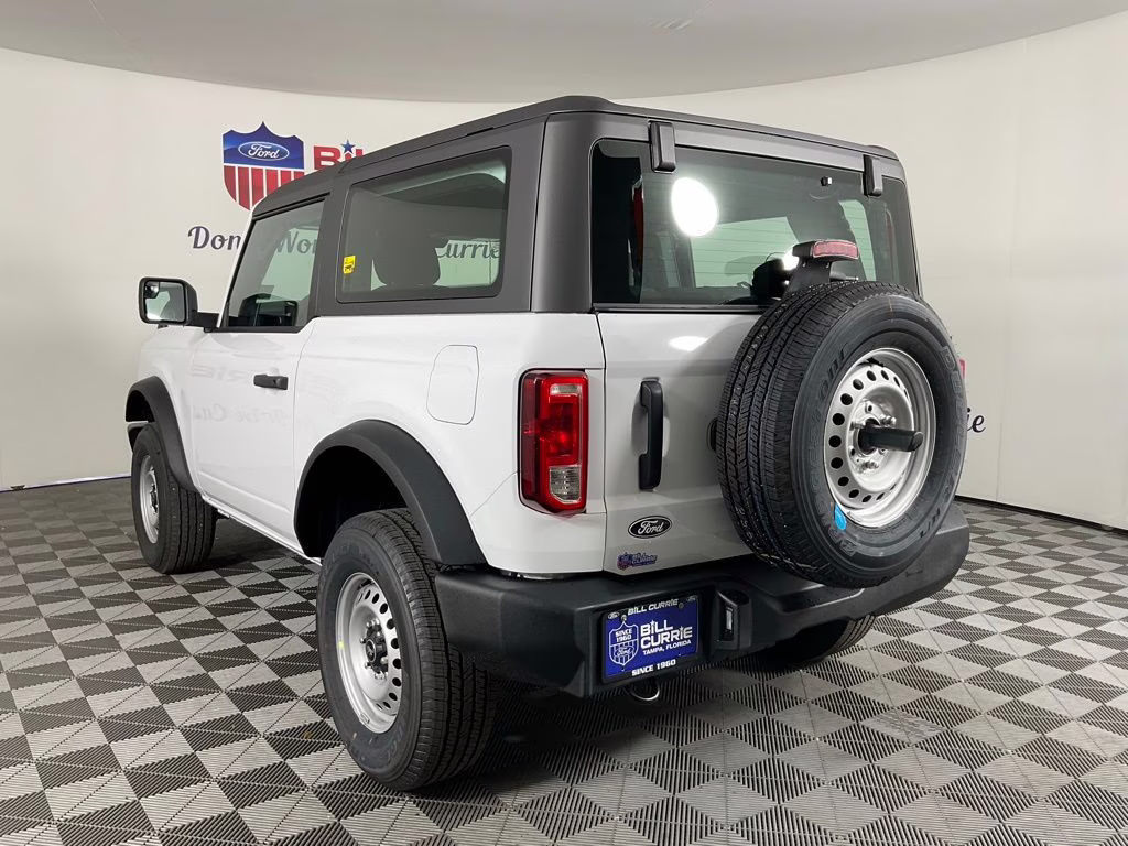 2026 Oxford White Ford Bronco Base 4X4 SUV