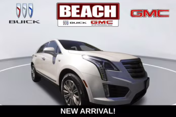 2018 Crystal White Tricoat Cadillac XT5 Luxury AWD SUV