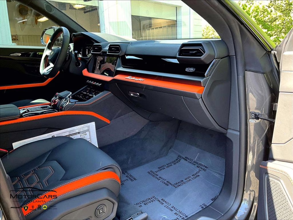 2025 Grigio Lamborghini Urus SE AWD SUV