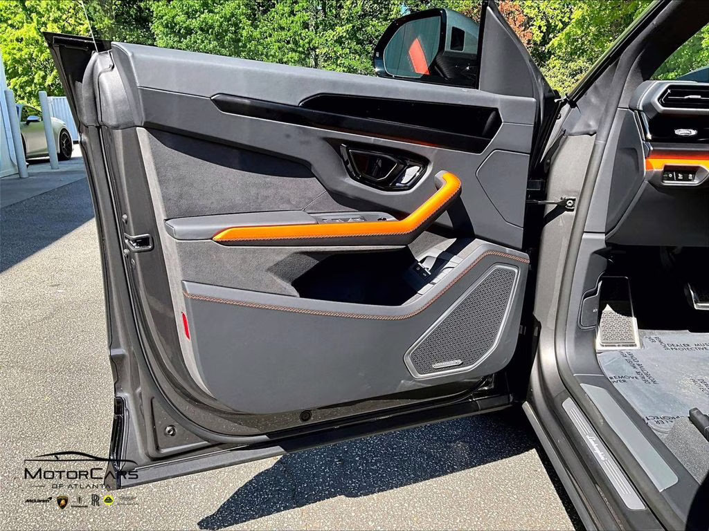 2025 Grigio Lamborghini Urus SE AWD SUV