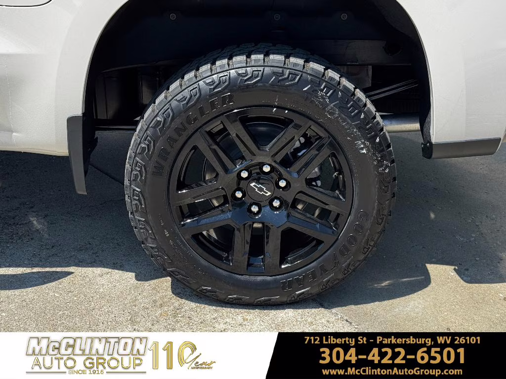 2026 White Sands Chevrolet Silverado Custom Trail Boss 4X4 Truck