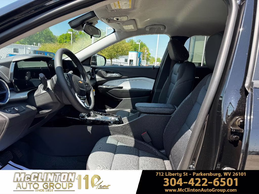 2026 Mosaic Black Metallic Chevrolet Trax LT FWD SUV