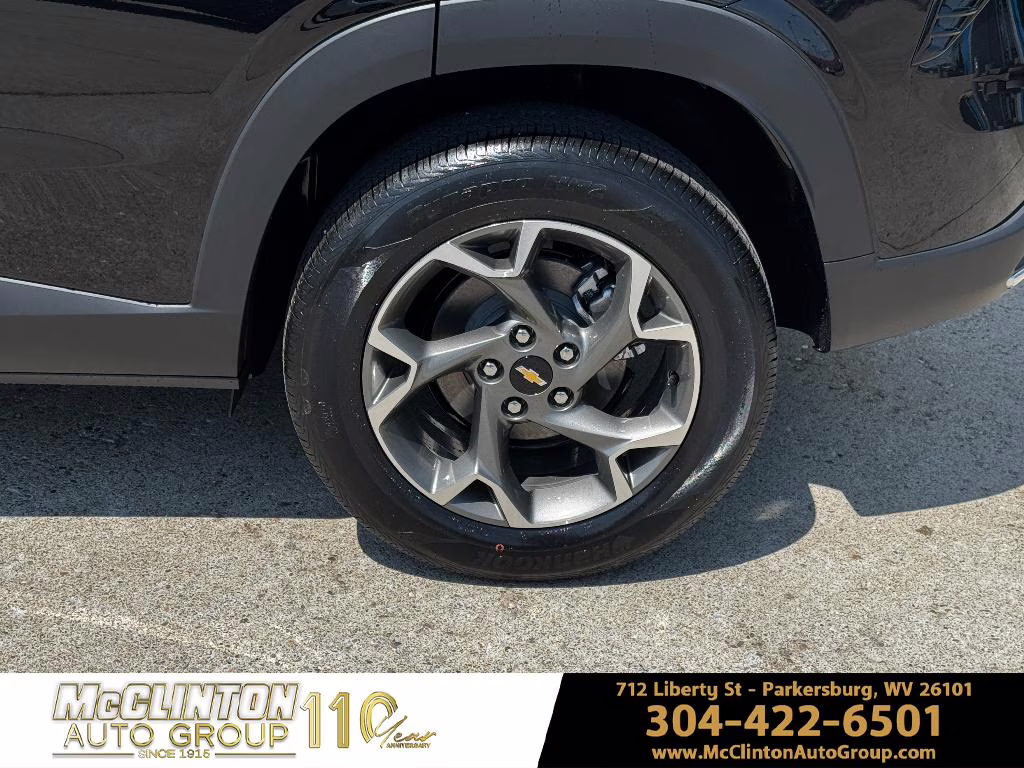 2026 Mosaic Black Metallic Chevrolet Trax LT FWD SUV