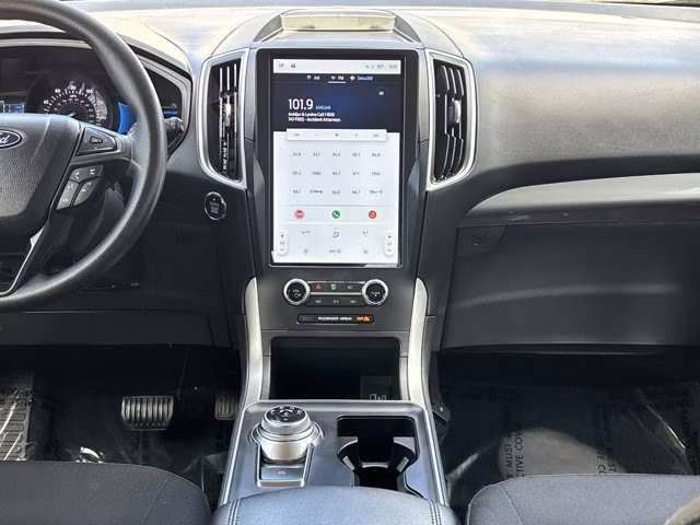 2024 Blue Metallic Ford Edge SE AWD SUV
