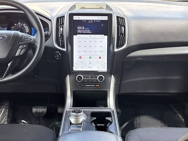 2024 Blue Metallic Ford Edge SE AWD SUV