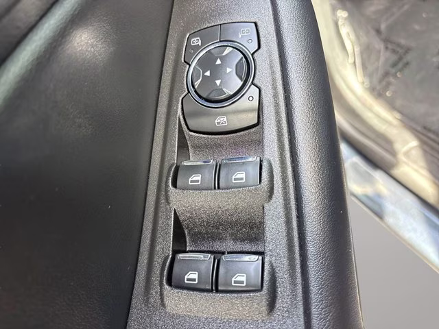 2024 Blue Metallic Ford Edge SE AWD SUV