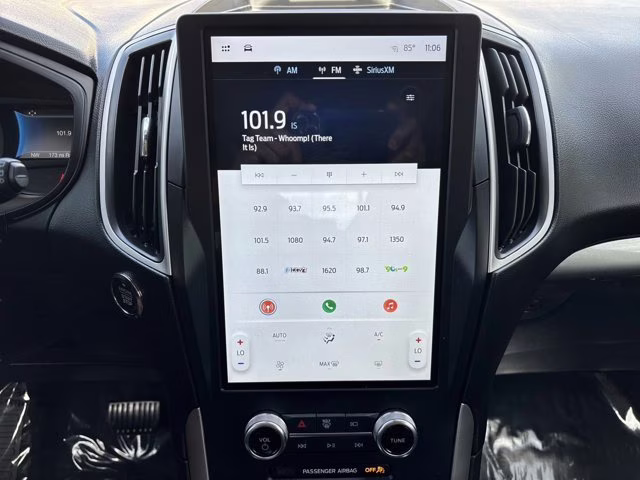 2024 Blue Metallic Ford Edge SE AWD SUV