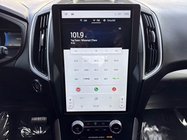 2024 Blue Metallic Ford Edge SE AWD SUV