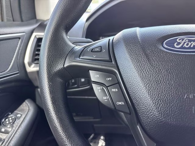 2024 Blue Metallic Ford Edge SE AWD SUV