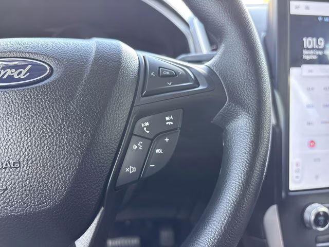 2024 Blue Metallic Ford Edge SE AWD SUV