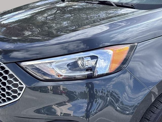 2024 Blue Metallic Ford Edge SE AWD SUV