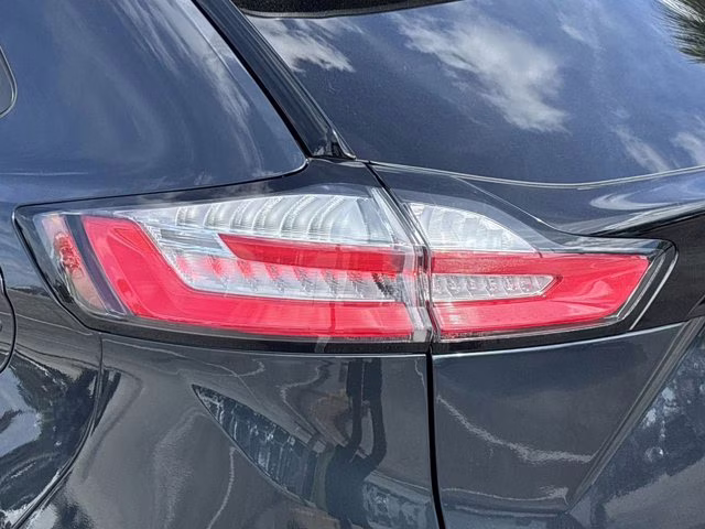 2024 Blue Metallic Ford Edge SE AWD SUV
