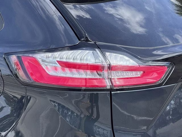 2024 Blue Metallic Ford Edge SE AWD SUV