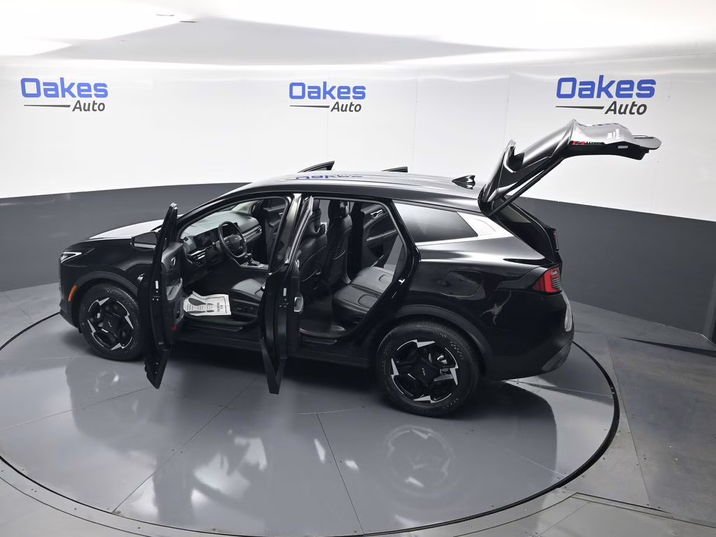 2026 Ebony Black Kia Sportage EX FWD SUV