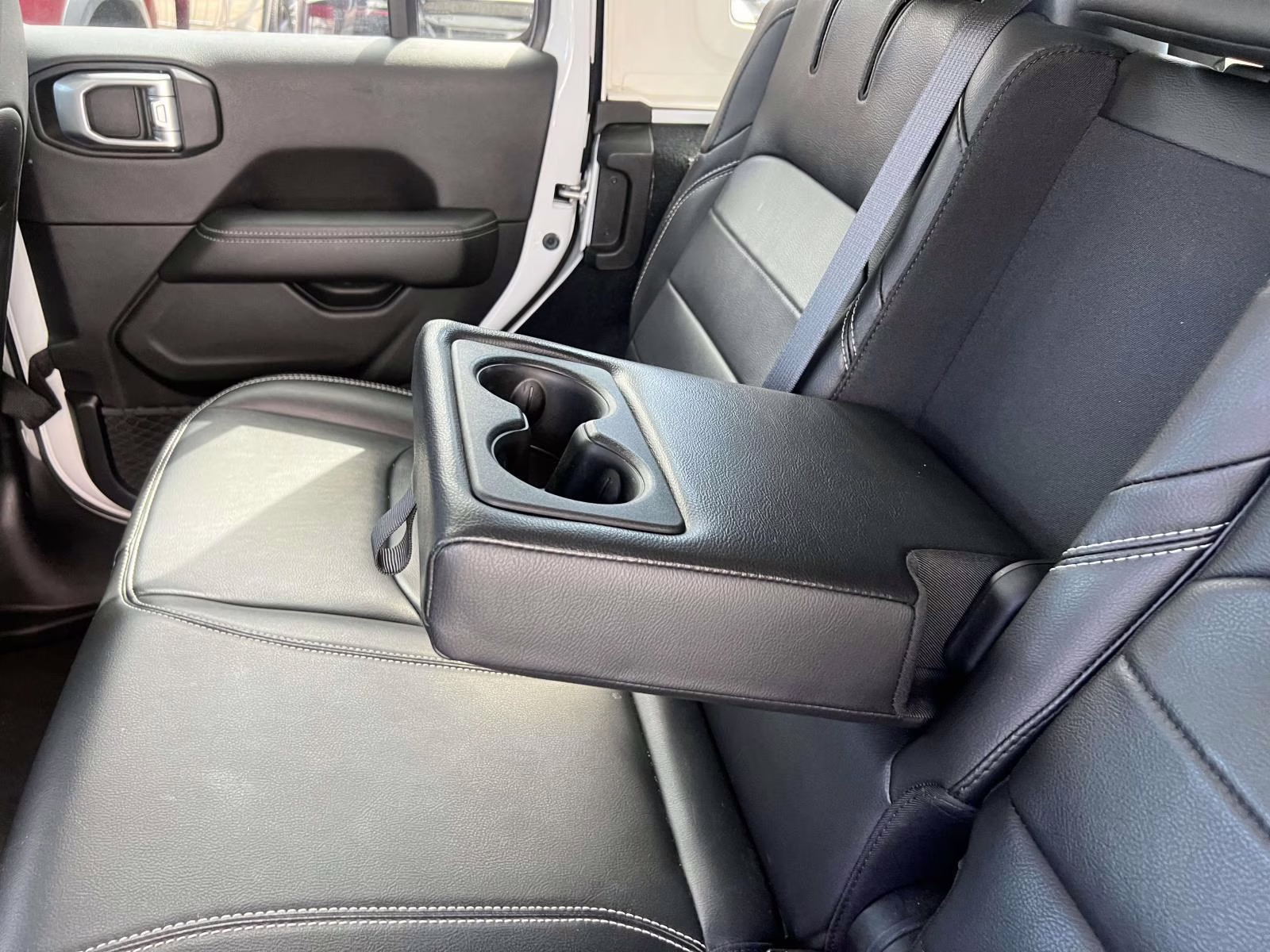 2023 White Jeep Wrangler 4xe Sahara 4x4 4X4 SUV