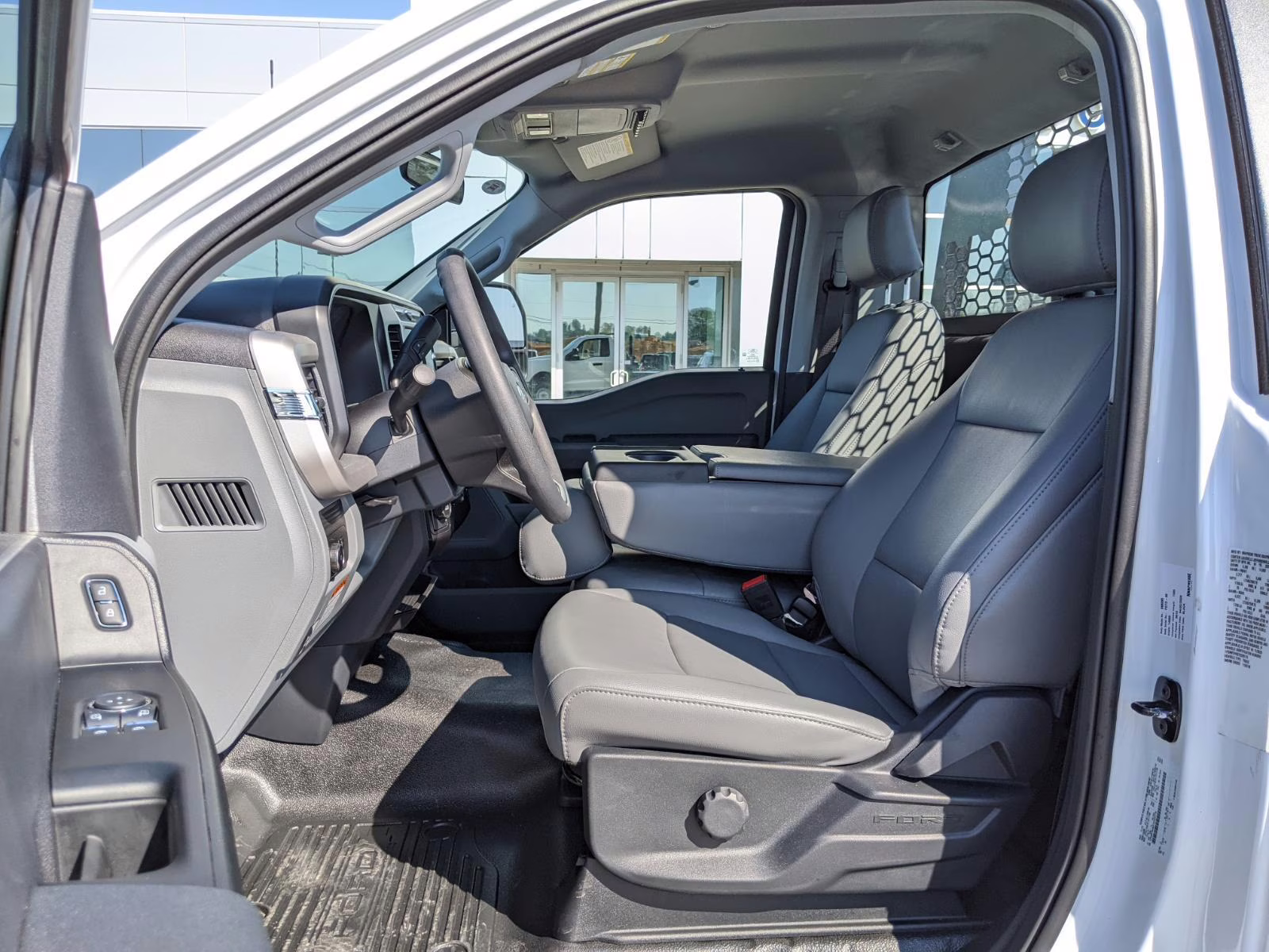 2026 Oxford White Ford Super Duty F-350 DRW XL 4X4 Truck