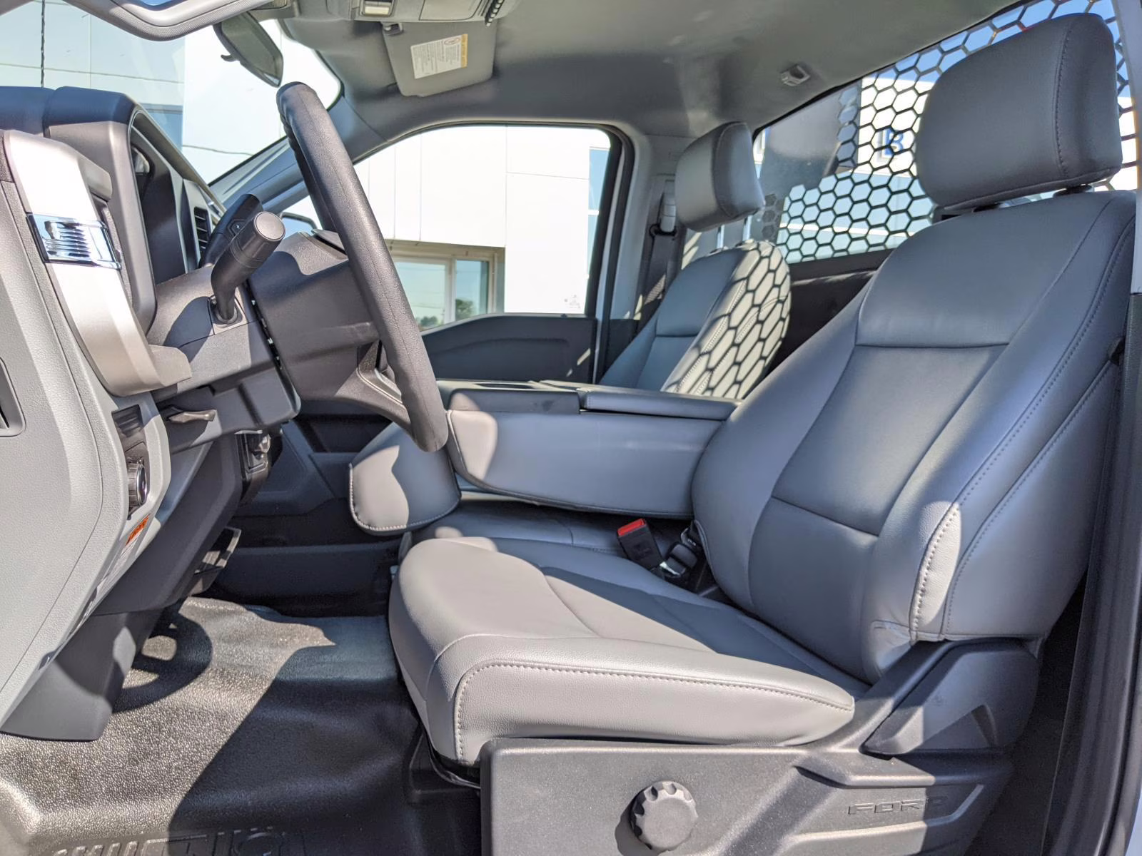 2026 Oxford White Ford Super Duty F-350 DRW XL 4X4 Truck