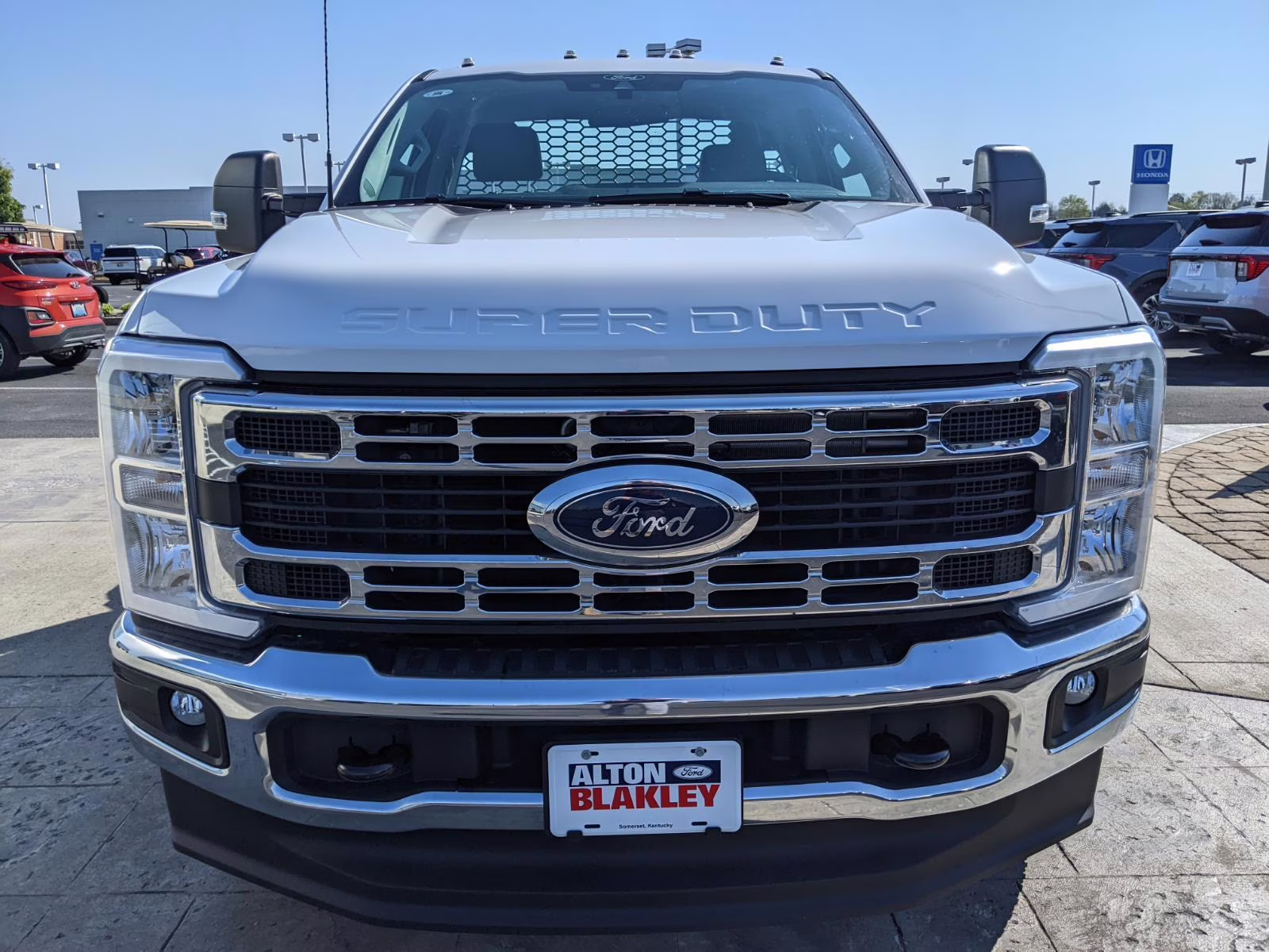 2026 Oxford White Ford Super Duty F-350 DRW XL 4X4 Truck