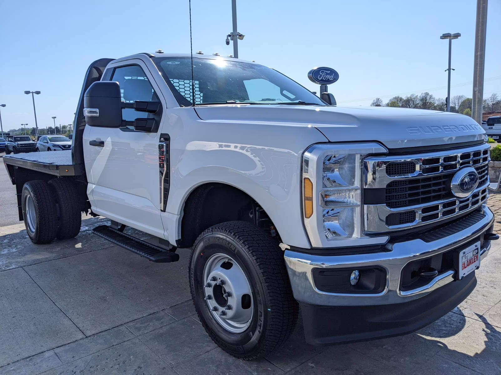 2026 Oxford White Ford Super Duty F-350 DRW XL 4X4 Truck