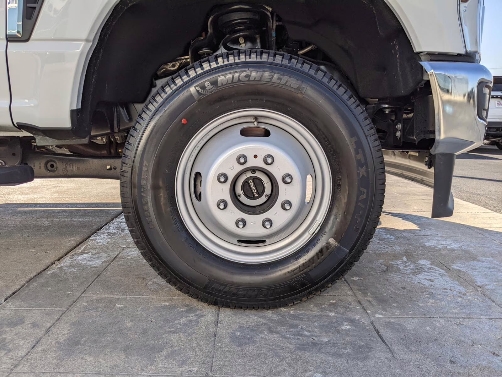 2026 Oxford White Ford Super Duty F-350 DRW XL 4X4 Truck