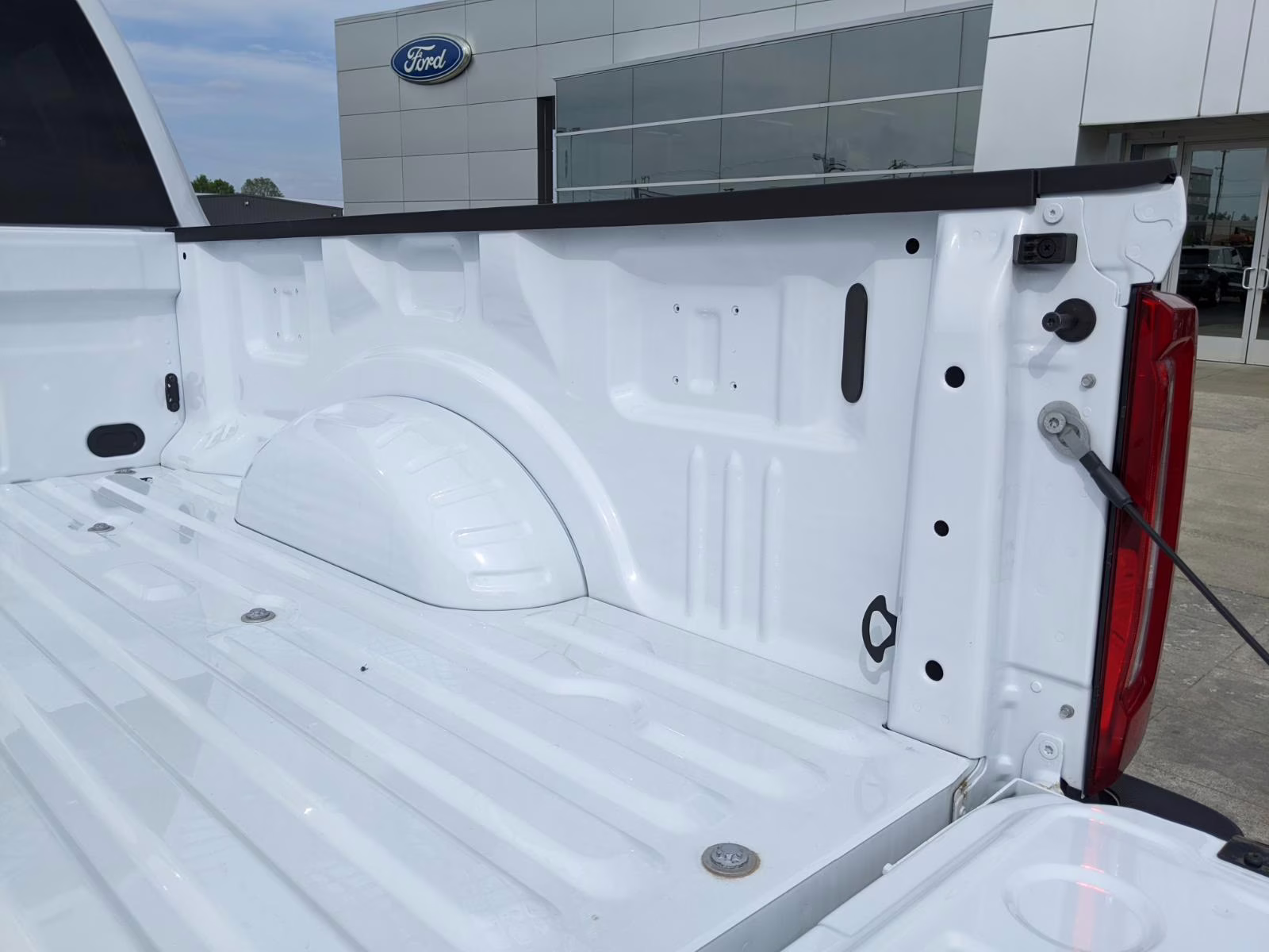 2026 Oxford White Ford Super Duty F-250 SRW XL 4X4 Truck