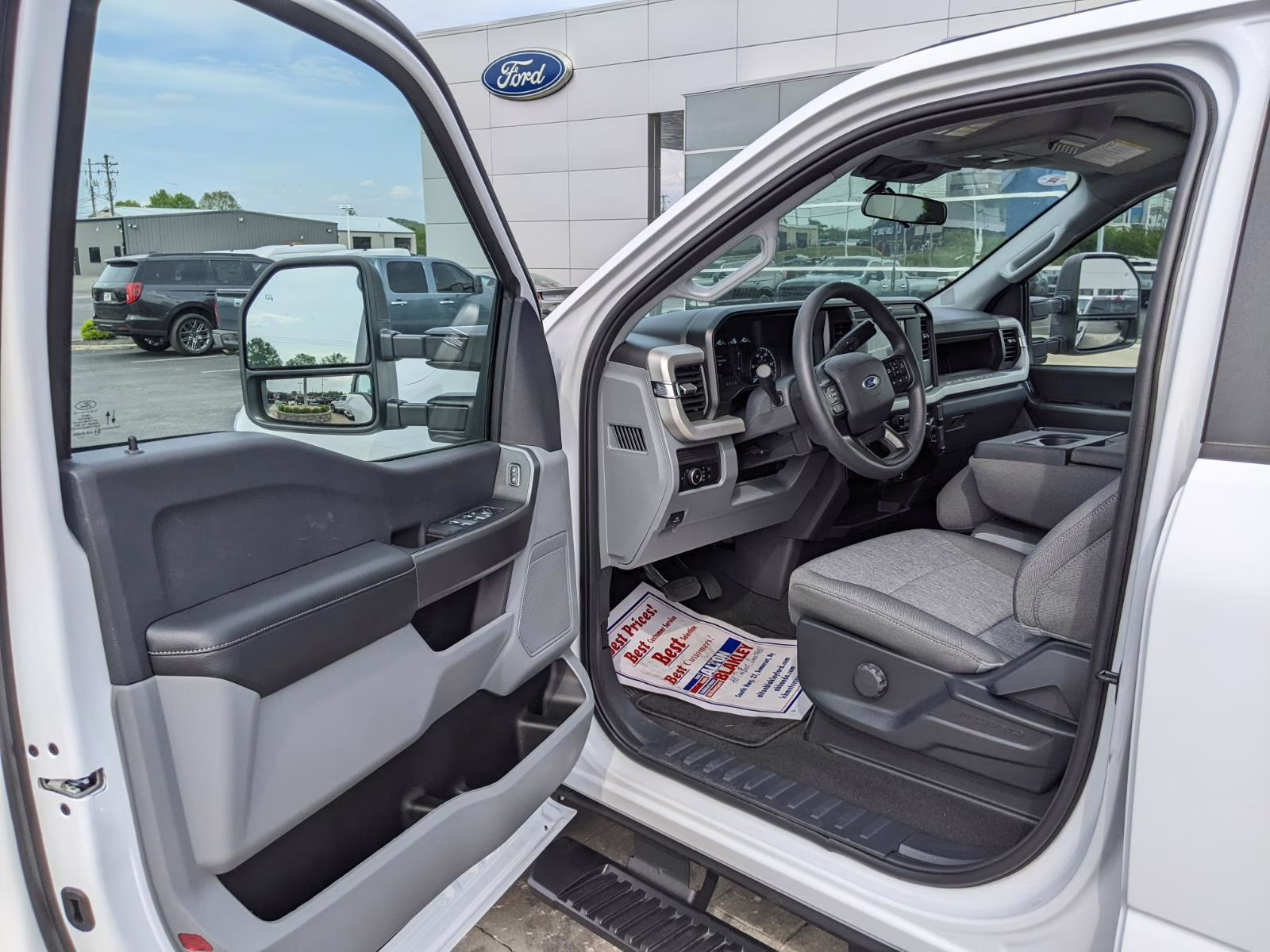 2026 Oxford White Ford Super Duty F-250 SRW XL 4X4 Truck
