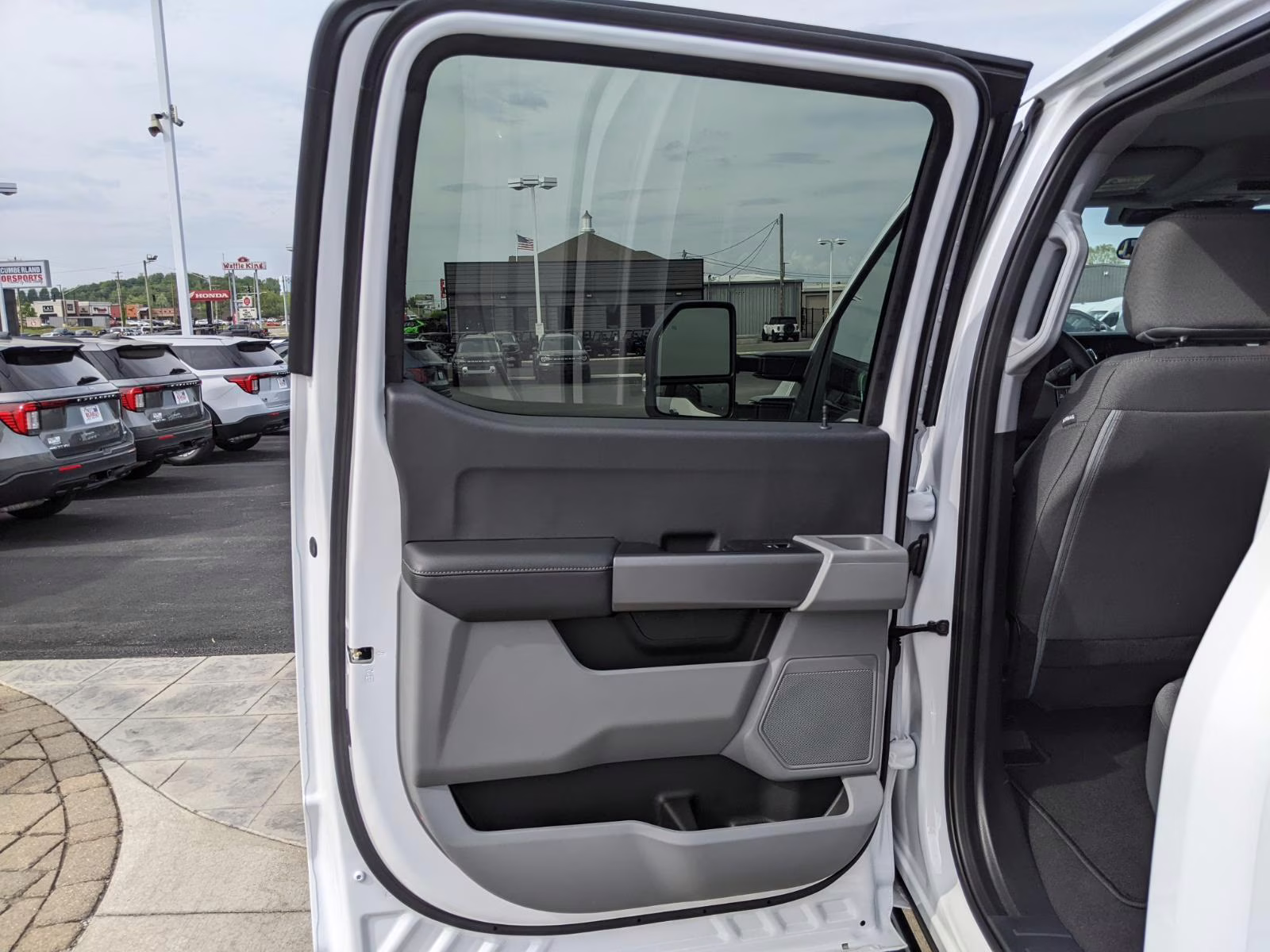 2026 Oxford White Ford Super Duty F-250 SRW XL 4X4 Truck