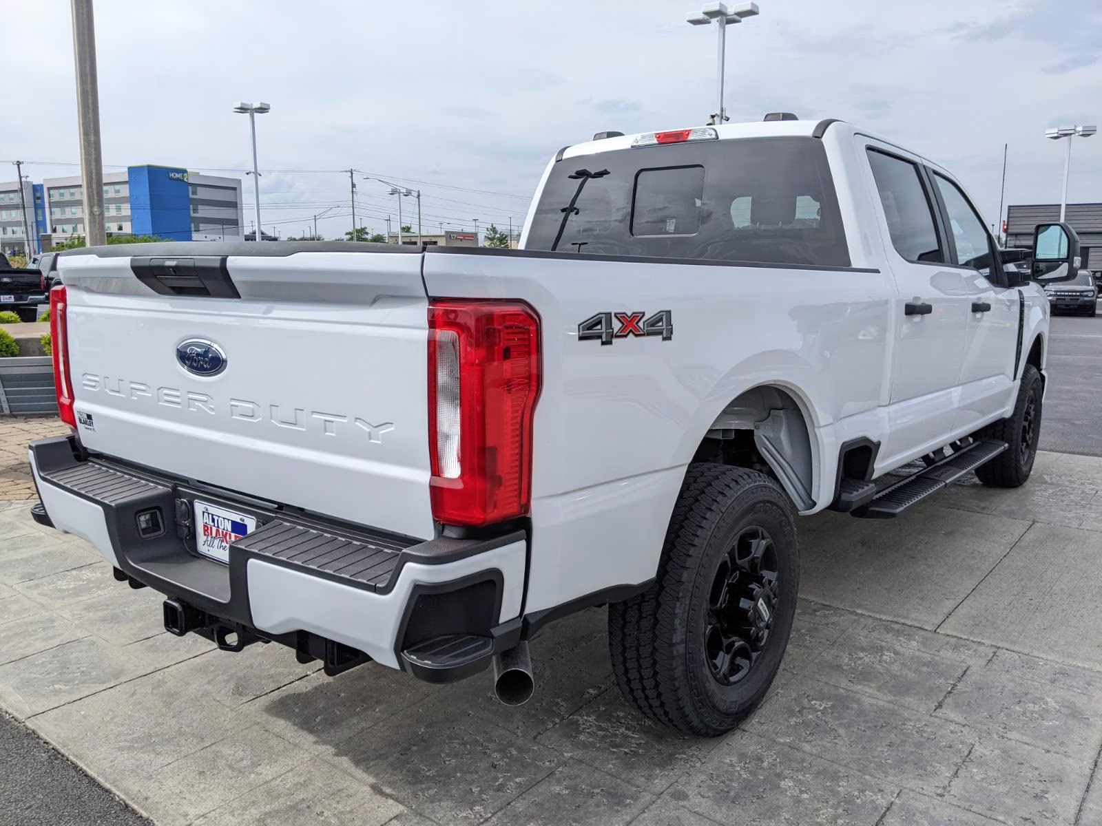 2026 Oxford White Ford Super Duty F-250 SRW XL 4X4 Truck