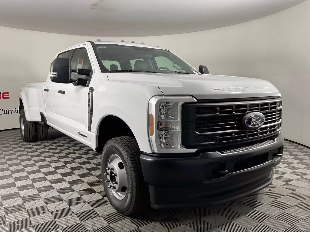 2026 Oxford White Ford Super Duty F-350 DRW XL 4X4 Truck