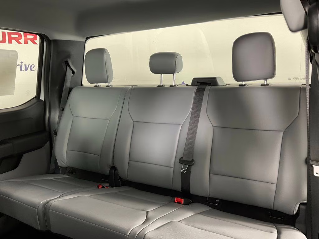 2026 Oxford White Ford Super Duty F-350 DRW XL 4X4 Truck