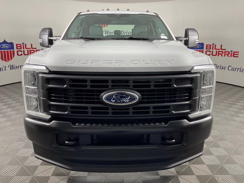 2026 Oxford White Ford Super Duty F-350 DRW XL 4X4 Truck