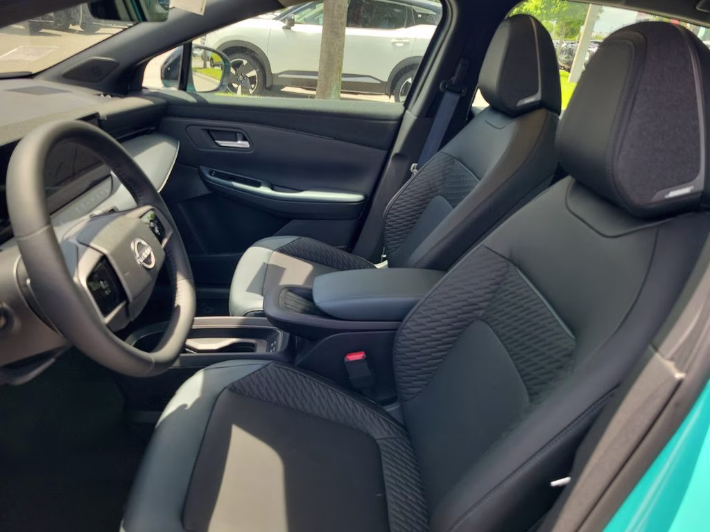 2026 Seabreeze Blue Pearl/Black Nissan LEAF PLATINUM+ FWD SUV
