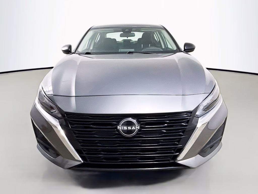 2025 Gun Metallic Nissan Altima 2.5 SV FWD Sedan