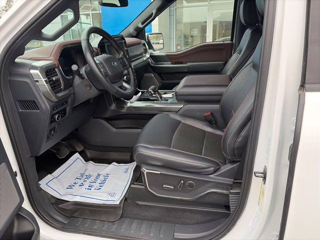 2023 Oxford White Ford F-150 Lariat 4X4 Truck