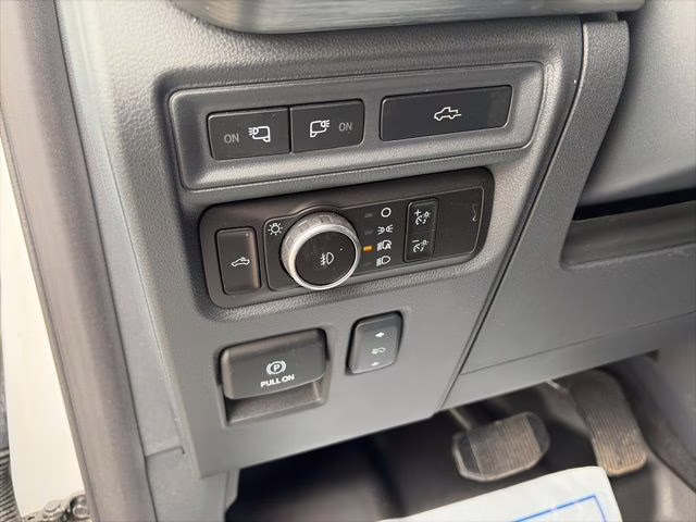 2023 Oxford White Ford F-150 Lariat 4X4 Truck