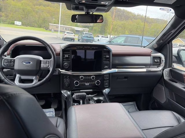 2023 Oxford White Ford F-150 Lariat 4X4 Truck