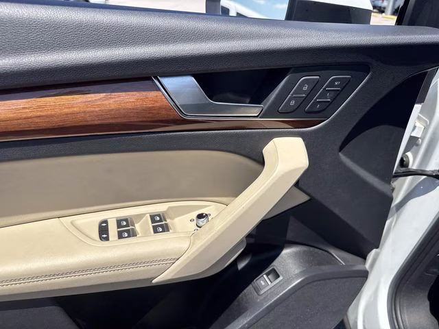 2021 Glacier White Audi Q5 45 Premium Plus AWD SUV