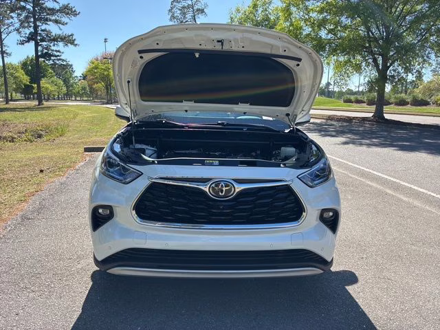 2021 Blizzard Pearl Toyota Highlander Platinum FWD SUV
