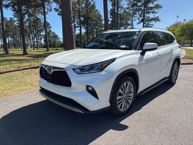 2021 Blizzard Pearl Toyota Highlander Platinum FWD SUV