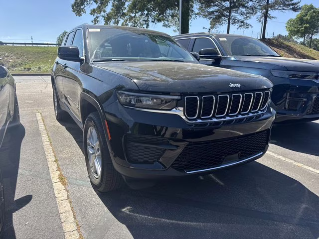 2026 Diamond Black Crystal Pearlcoat Jeep Grand Cherokee Laredo X RWD SUV